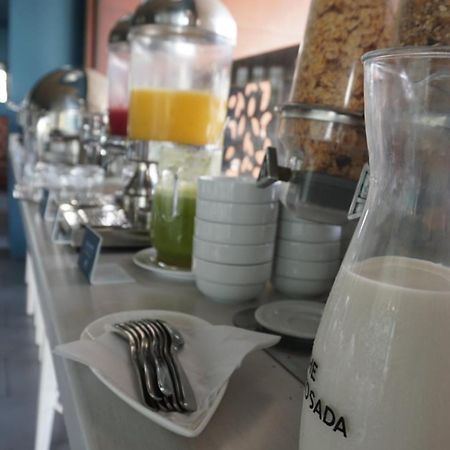 Quo Quality Hotel Manizales Buitenkant foto A carafe of raki