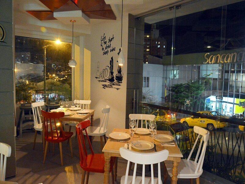 Quo Quality Hotel Manizales Buitenkant foto Restaurant in Athens