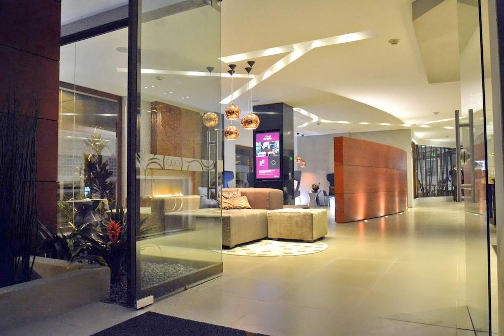 Quo Quality Hotel Manizales Buitenkant foto The lobby of the hotel