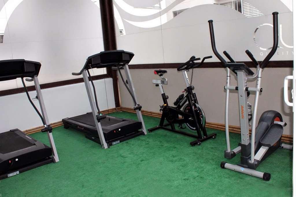 Quo Quality Hotel Manizales Faciliteiten foto Elliptical trainer (right)