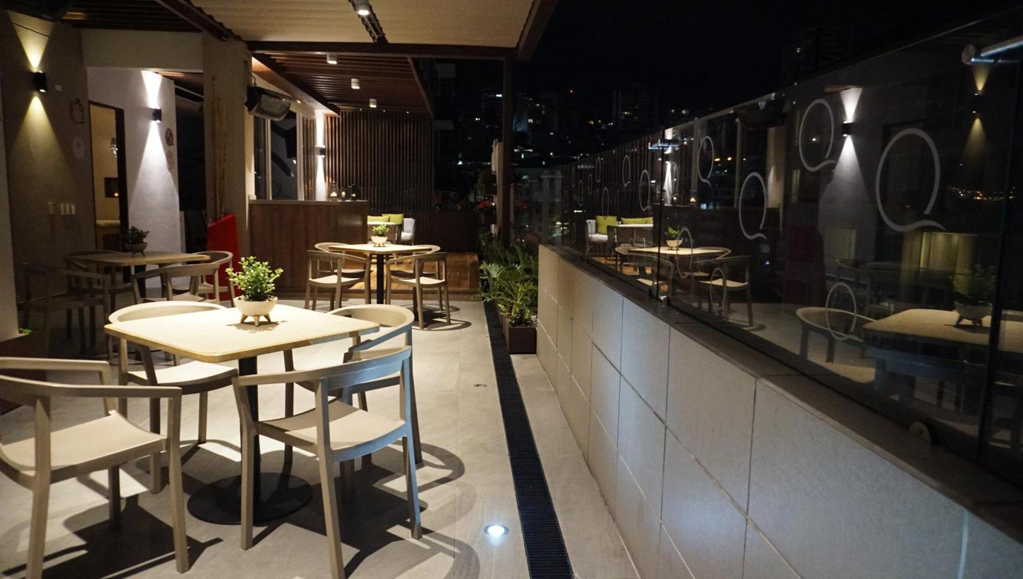 Quo Quality Hotel Manizales Buitenkant foto The interior of the lounge