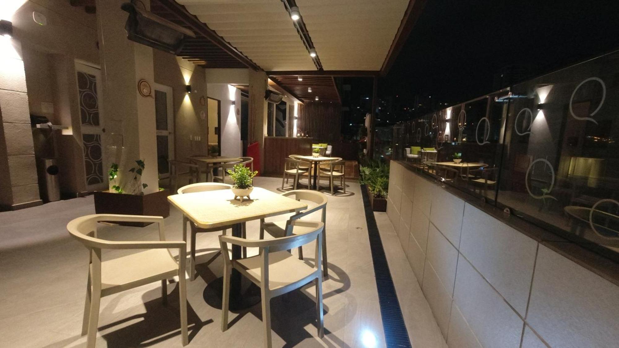 Quo Quality Hotel Manizales Buitenkant foto The interior of the lounge