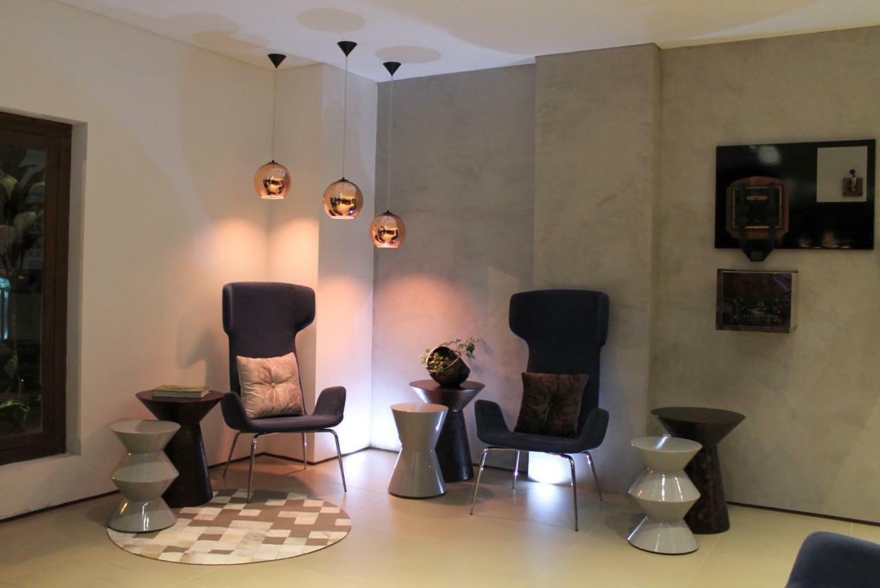 Quo Quality Hotel Manizales Buitenkant foto Interior of the showroom
